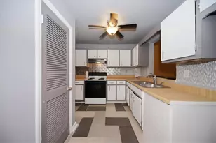 2498 Robinhood Dr, Ellenwood, GA 30294 - Photo 8