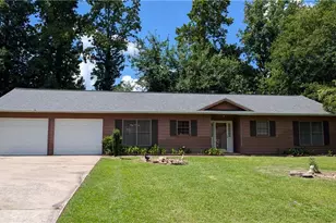 585 Wayside Dr, Lawrenceville, GA 30046 - Photo 1