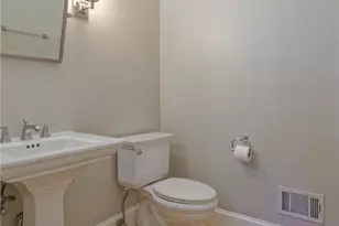 1150 Goodwin Pl NE, Atlanta, GA 30319 - Photo 10