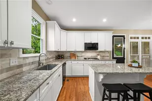 2437 Retreat Close, Marietta, GA 30066 - Photo 6