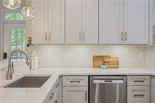 1182 Brookhaven Glen NE, Atlanta, GA 30319 - Photo 8