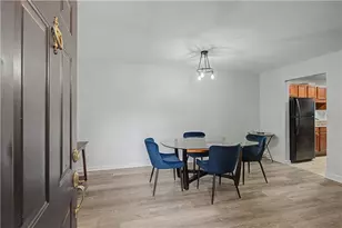 706 Brighton Point, Sandy Springs, GA 30328 - Photo 4