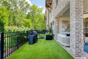 544 Clover Ln, Alpharetta, GA 30009 - Photo 4