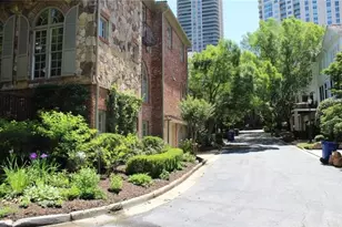 704 Longleaf Dr NE, Atlanta, GA 30342 - Photo 32
