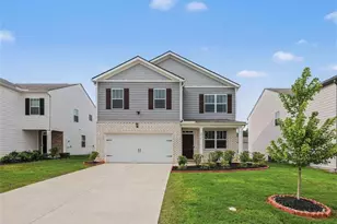 8236 Castleton Dr, Fairburn, GA 30213 - Photo 4