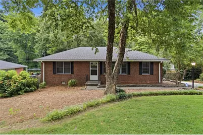 106 Larose Circle SE, Marietta, GA 30060 - Photo 1