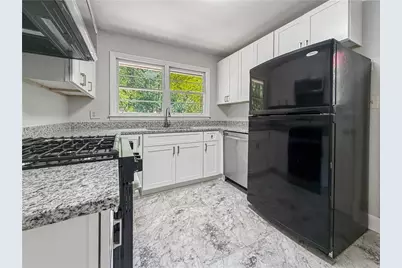 106 Larose Circle SE, Marietta, GA 30060 - Photo 6