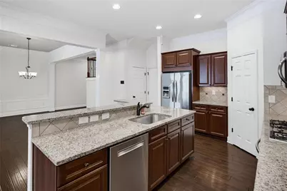 122 Barkley Lane, Sandy Springs, GA 30328 - Photo 14