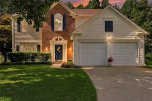 609 Grasmere Ct NE, Marietta, GA 30066 - Photo 1