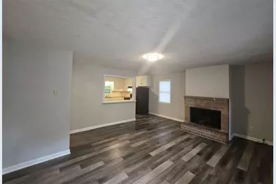 271 E Wright Street, Winder, GA 30680 - Photo 4