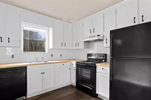 271 E Wright St, Winder, GA 30680 - Photo 6