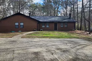 271 E Wright St, Winder, GA 30680 - Photo 2