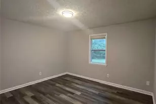 271 E Wright St, Winder, GA 30680 - Photo 10