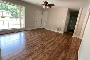 852 Pineshadow Ln, Winder, GA 30680 - Photo 4