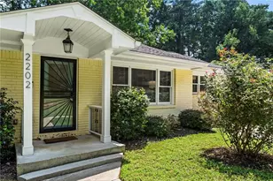 2202 Lilac Ln, Decatur, GA 30032 - Photo 2