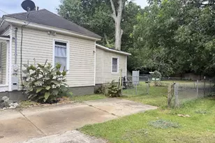 447 N 9th St, Griffin, GA 30223 - Photo 4