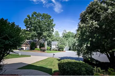 185 Gainford Court, Johns Creek, GA 30097 - Photo 4