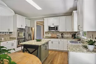 1030 Knoll Terrace, Roswell, GA 30075 - Photo 14