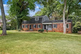 1019 E College St, Griffin, GA 30224 - Photo 2