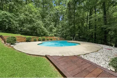10870 Shallowford Road, Roswell, GA 30075 - Photo 2