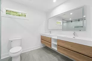 2353 Clarissa Dr NW, Atlanta, GA 30318 - Photo 32