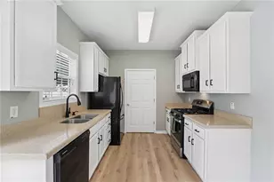 3392 Raes Creek Rd, Marietta, GA 30008 - Photo 12