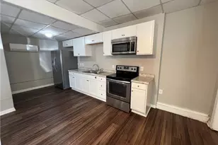 300 Forrest Ave, Gainesville, GA 30501 - Photo 2