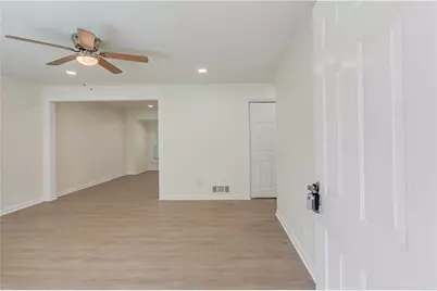 1381 Timbercrest Drive, Lawrenceville, GA 30045 - Photo 4