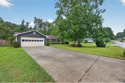 1938 Brandy Woods Drive SE, Conyers, GA 30013 - Photo 4