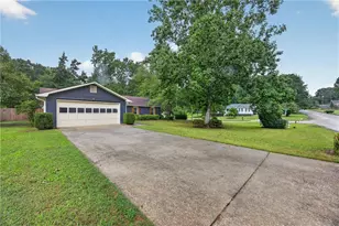 1938 Brandy Woods Dr SE, Conyers, GA 30013 - Photo 4
