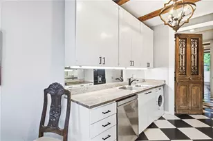 2575 Peachtree Rd NE, Atlanta, GA 30305 - Photo 14