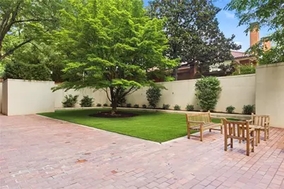 2575 Peachtree Road NE #2E, Atlanta, GA 30305 - Photo 24