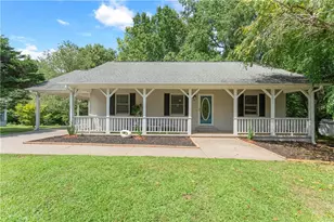 225 Vermont St, Demorest, GA 30535 - Photo 2