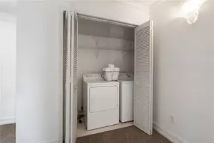 1366 Brookhaven Village Cir NE, Atlanta, GA 30319 - Photo 38