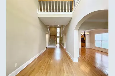 455 Wembley Circle, Sandy Springs, GA 30328 - Photo 2