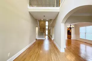 455 Wembley Cir, Sandy Springs, GA 30328 - Photo 2