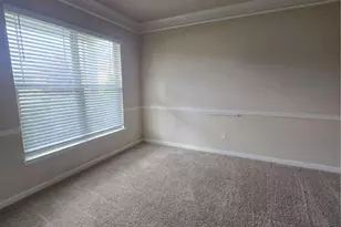 1013 Autumn Dr, Loganville, GA 30052 - Photo 4
