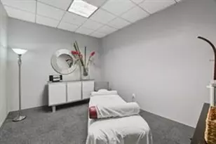 3338 Peachtree Rd NE, Atlanta, GA 30326 - Photo 22