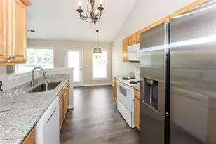 413 Baldwin Ct, Newnan, GA 30263 - Photo 4