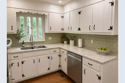 505 Forest Hills Drive, Sandy Springs, GA 30342 - Photo 8