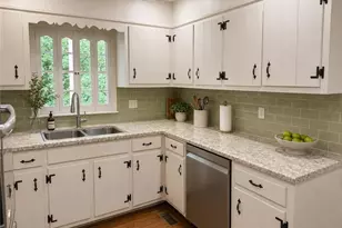 505 Forest Hills Dr, Sandy Springs, GA 30342 - Photo 8