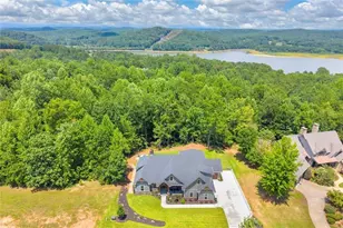 410 Edgewater Trl, Toccoa, GA 30577 - Photo 2