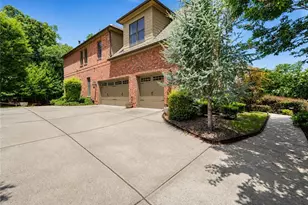 11880 Old Station Pl, Alpharetta, GA 30004 - Photo 2