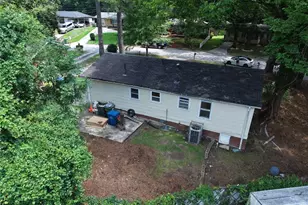 2820 Cardo Dr NW, Atlanta, GA 30318 - Photo 2