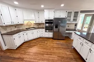 135 N Clublands Ct, Johns Creek, GA 30022 - Photo 24