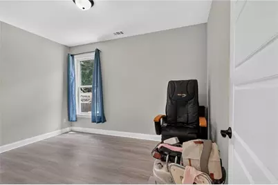 208 Shields Street, Winder, GA 30680 - Photo 8