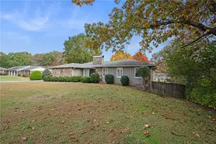 127 Windsor Dr, Calhoun, GA 30701 - Photo 2