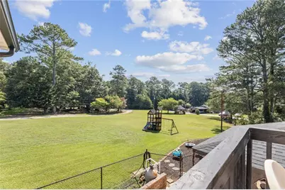 3906 Laurens Lane, Snellville, GA 30039 - Photo 32