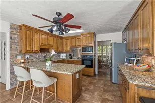 3906 Laurens Ln, Snellville, GA 30039 - Photo 10