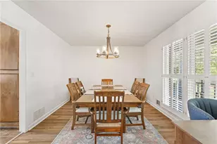 3906 Laurens Ln, Snellville, GA 30039 - Photo 14